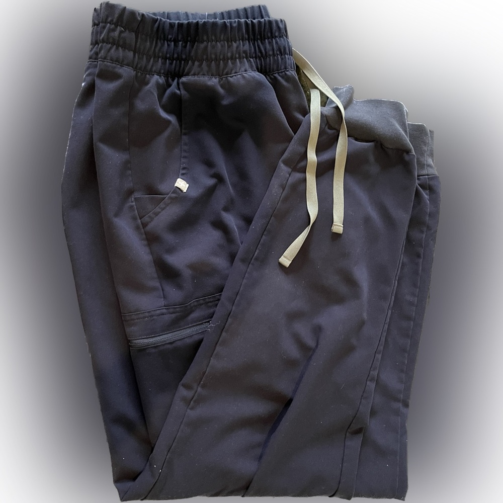 Navy scrub joggers with waistband!
